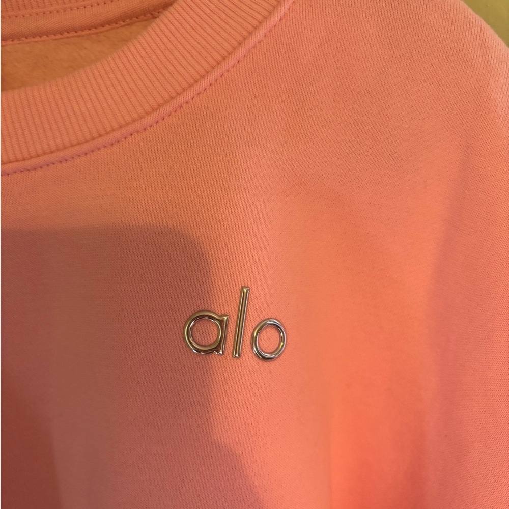 ALO Yoga Blush Pink Cropped Sweatshirt - Picture 3 of 6